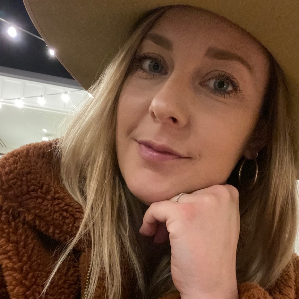 Meet your Posher, Corinne